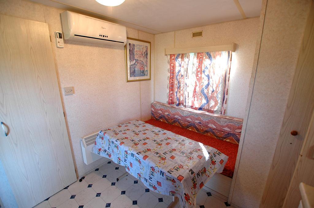 Camping Europa 2 Hotel Capoliveri  Habitación foto