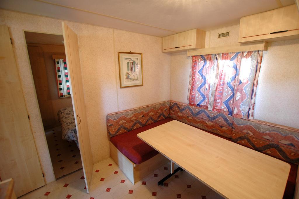 Camping Europa 2 Hotel Capoliveri  Habitación foto