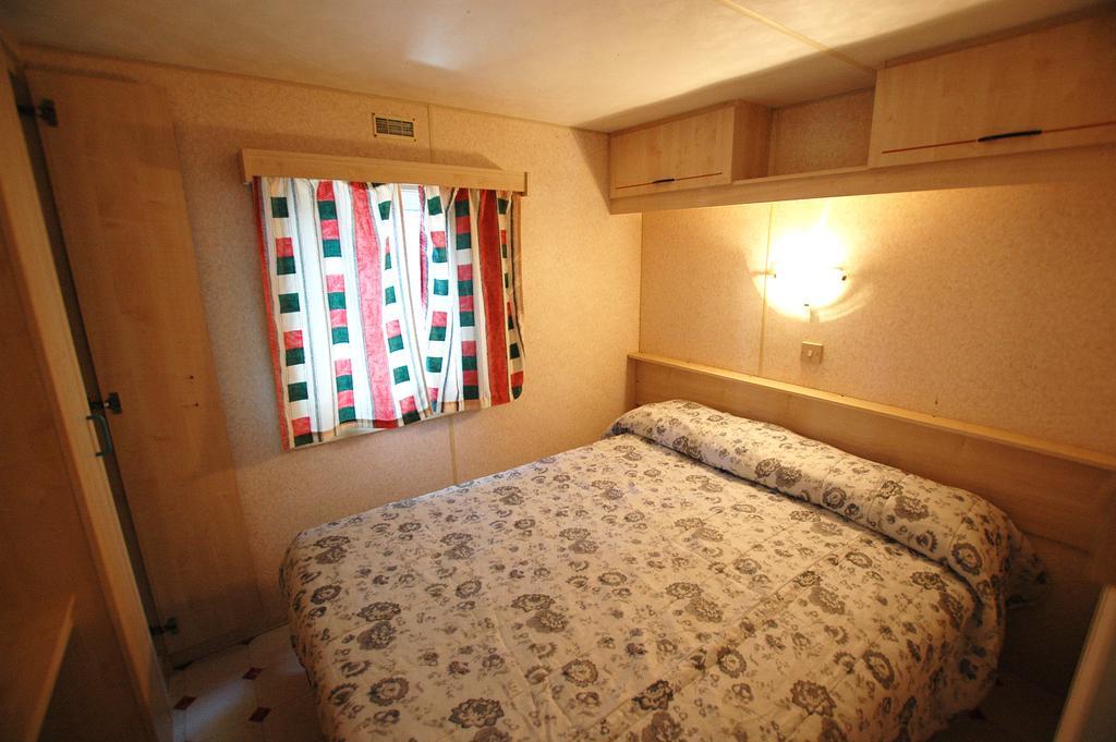 Camping Europa 2 Hotel Capoliveri  Habitación foto